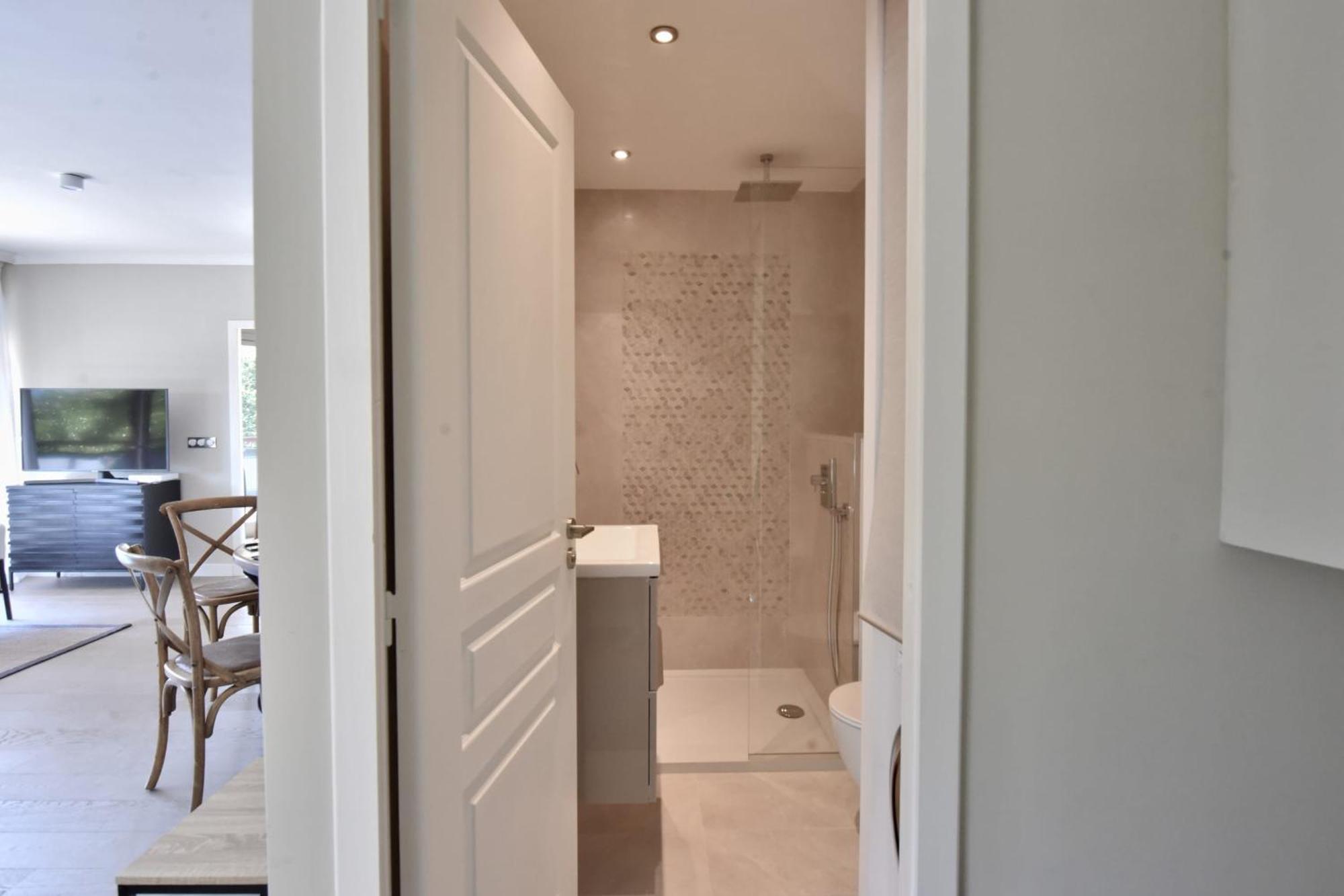 Cannes - 2-Br Flat 15-Min Walk To The Beaches Экстерьер фото