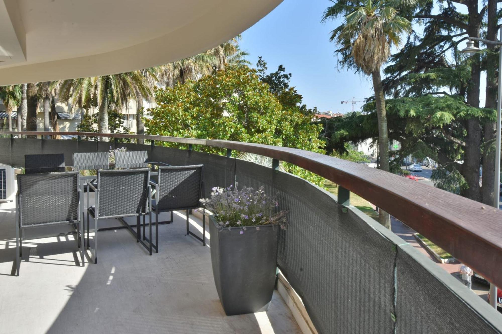 Cannes - 2-Br Flat 15-Min Walk To The Beaches Экстерьер фото